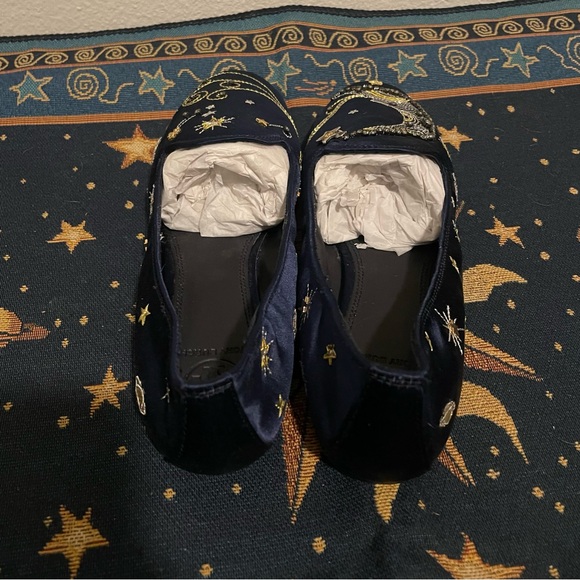 Tory Burch Sun Moon Olympia Embroidered Smoking Loafers In Perfect Navy, Size 7 - Picture 4 of 4